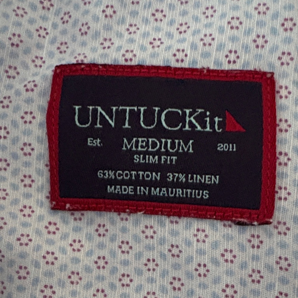 UNTUCKit Men's Light Blue Short Sleeve Shirt - Picture 2 of 5